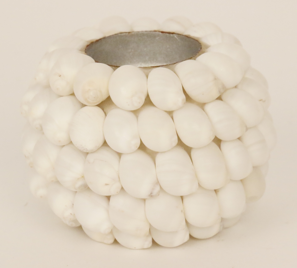 Schelpen waxinelichthouder ±7x9cm klein bolletjes