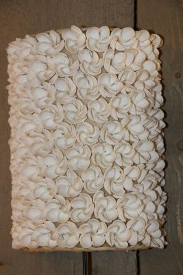 Handgemaakte schelpen wandlamp uit Indonesie bloem