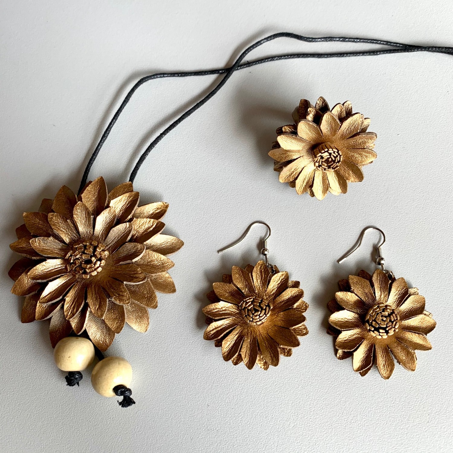 Sieraden set goud oorbellen, ketting, ring - Afbeelding 2