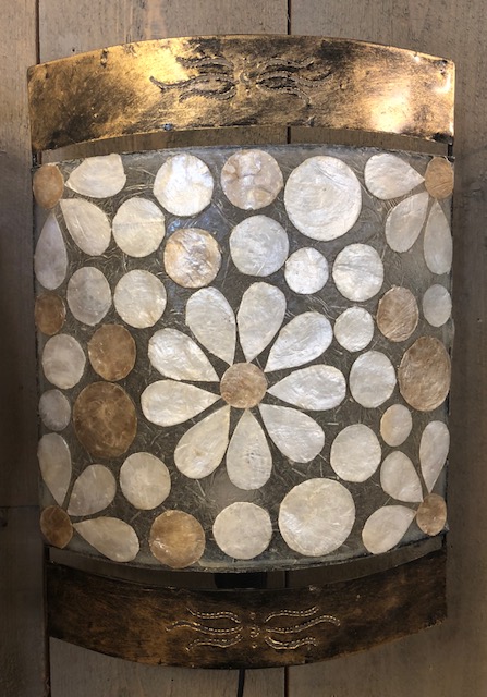 Schelpen wandlamp ±40cm handgemaakt van metaal, kunsthars & schelp- br