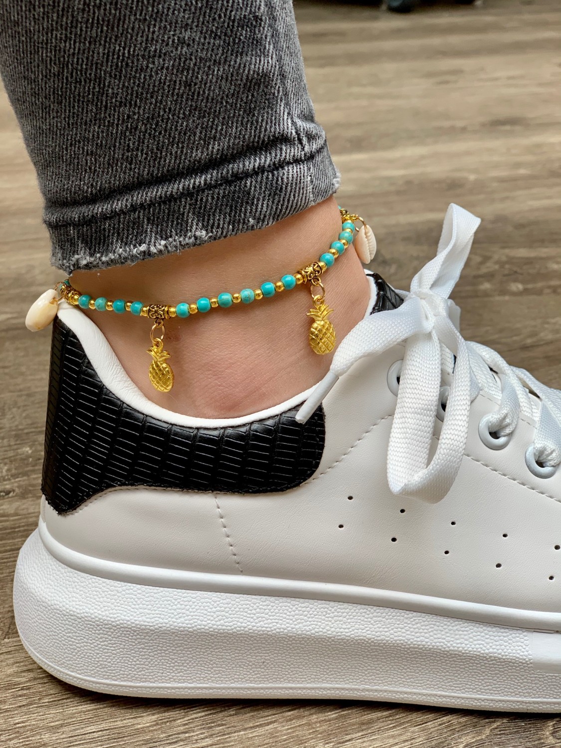 Enkelbandje met goud/turquoise kraaltjes, ananas en schelpjes - Afbeelding 3