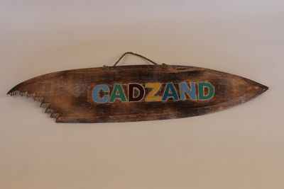 Houten surfplank met haaienbeet - Cadzand 1m