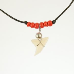 Haaientandketting- rode kraaltjes HK0037