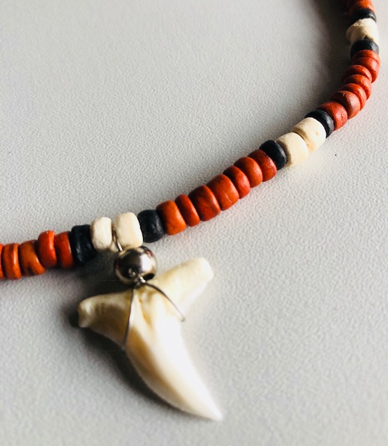 Haaientandketting- houten kralen HK0059 - Afbeelding 2