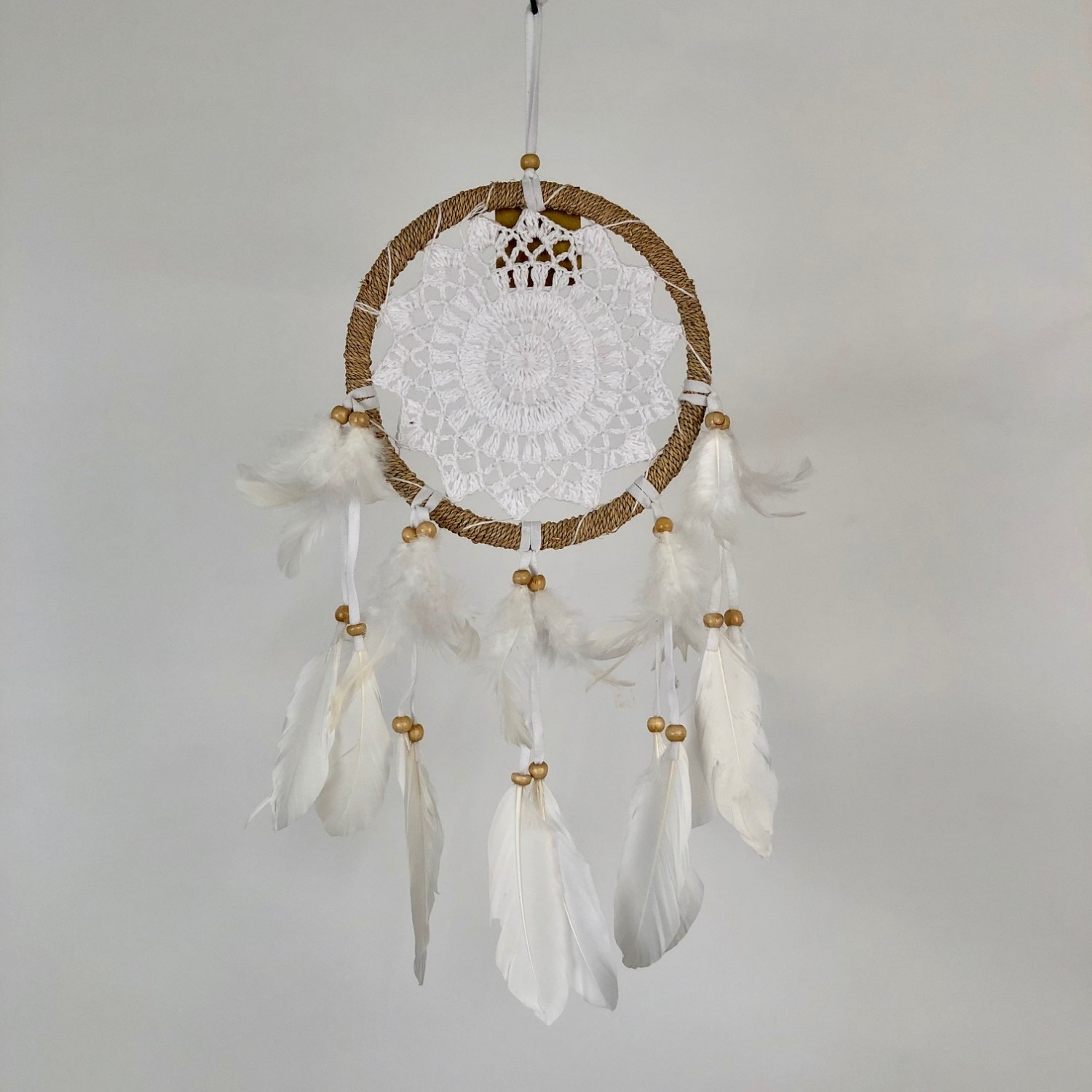 Dromenvanger gehaakt ring met touw ±16cm zonder kleintjes wit