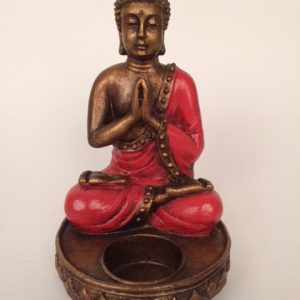 Biddend Buddha waxinelichtjeshouder rood