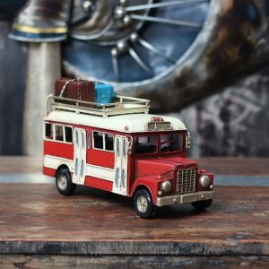 Metal Bus met koffers
