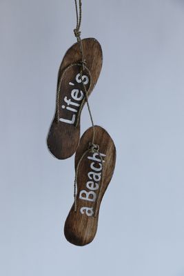 Tekstbordje in vorm van houten slippers bruin