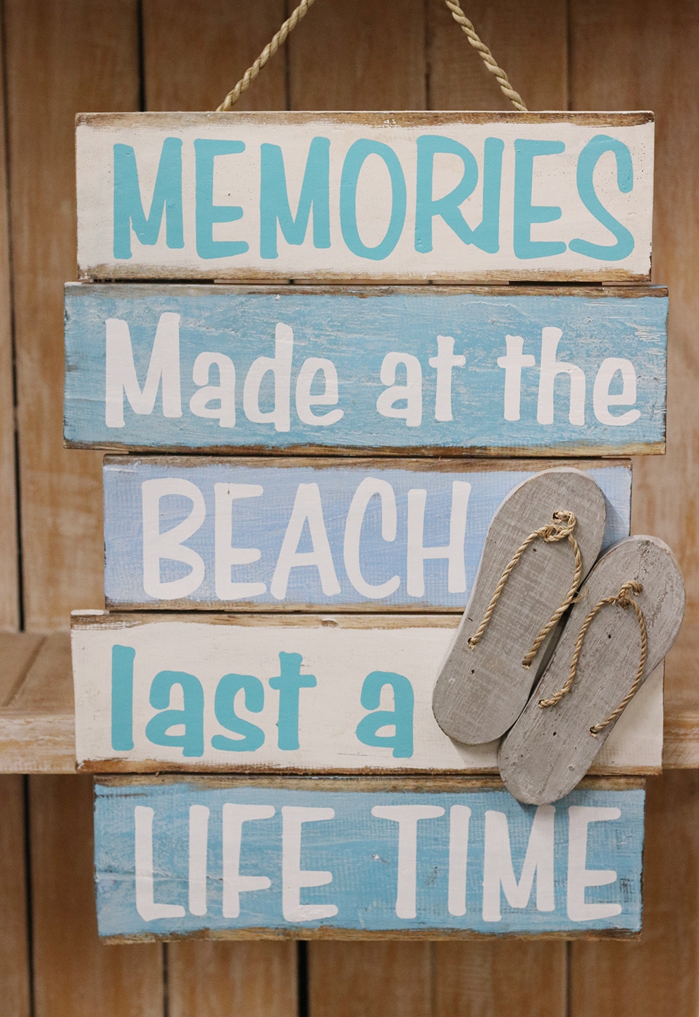 Tekstbord hout 'Memories made at...' 30x40cm + slippers