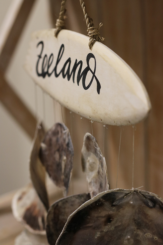 Wanddecoratie oesterschelp + surfplank Zeeland - Afbeelding 3