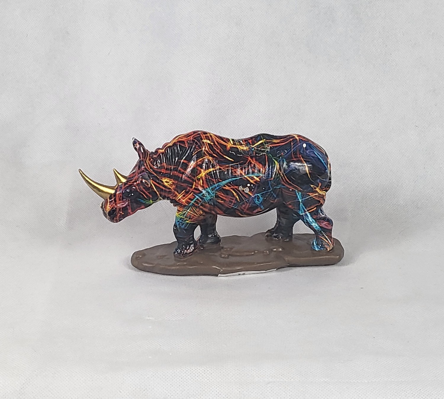 Polystone grafiti neushoorn