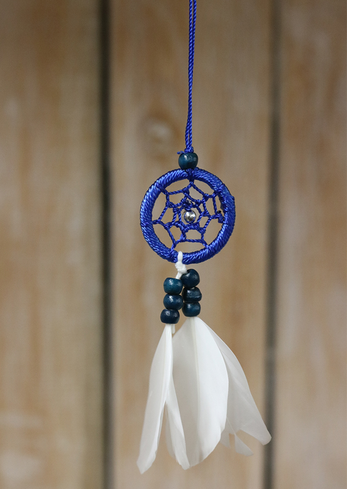 Dromenvanger + witte veertjes 9cm Donkerblauw