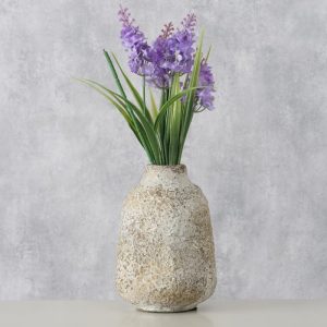 Vaas met kunstbloemen